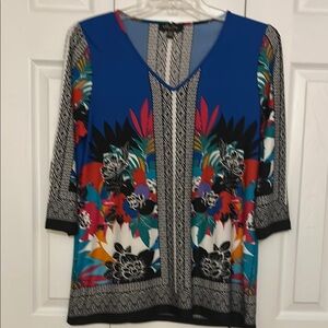 Melissa Paige Blue Red 3/4 Sleeve Graphic Blouse